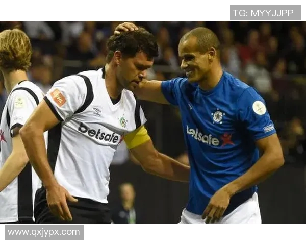 足球巨星对决精彩纷呈 全程直播带你领略巅峰对抗激情时刻