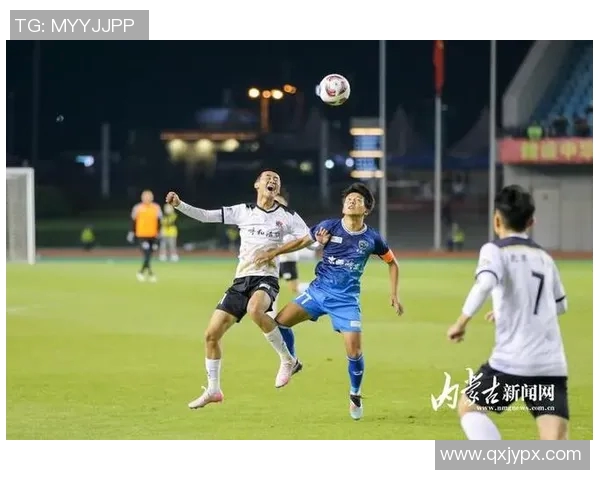 明星激动偶遇足球巨星全程记录粉丝热议场面超燃