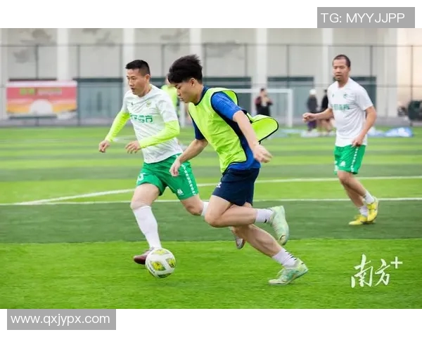 高颜值足球球星超燃瞬间集锦展现激情与魅力的完美结合 高颜值足球球星超燃瞬间集锦展现激情与魅力的完美结合